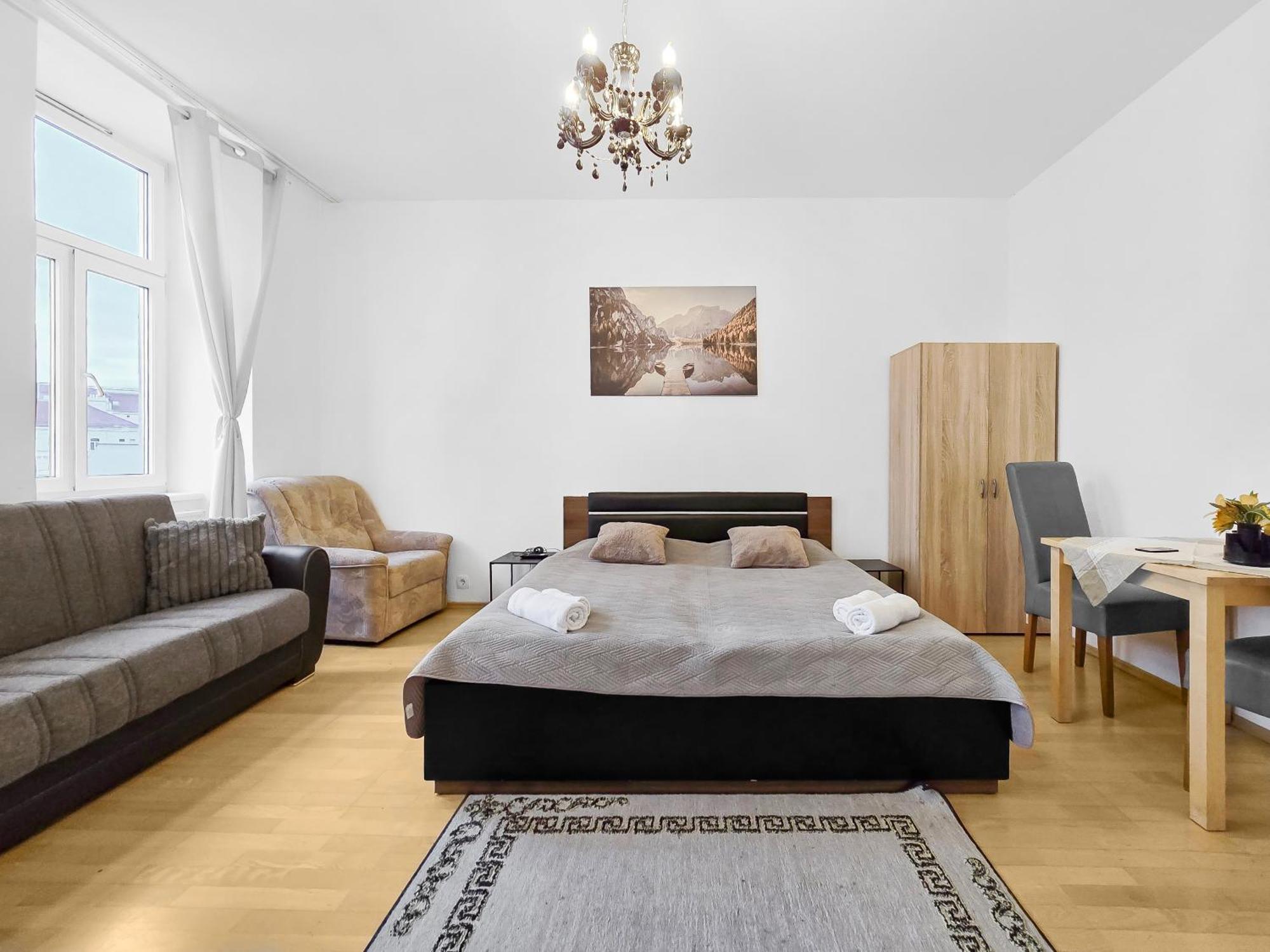 Three King-Size Beds, Three Bedrooms Vienna Exterior photo